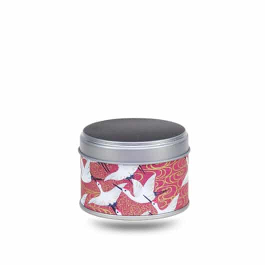 Petite boite a the en metal recouverte de papier washi rouge avec grues blanches