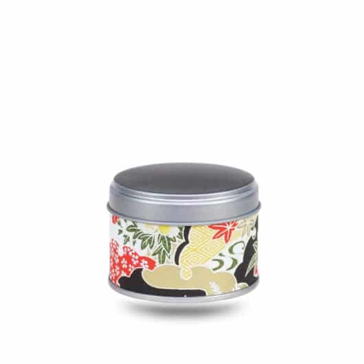 Petite boite a the en metal recouverte de papier washi blanche noire, rouge avec des paysages